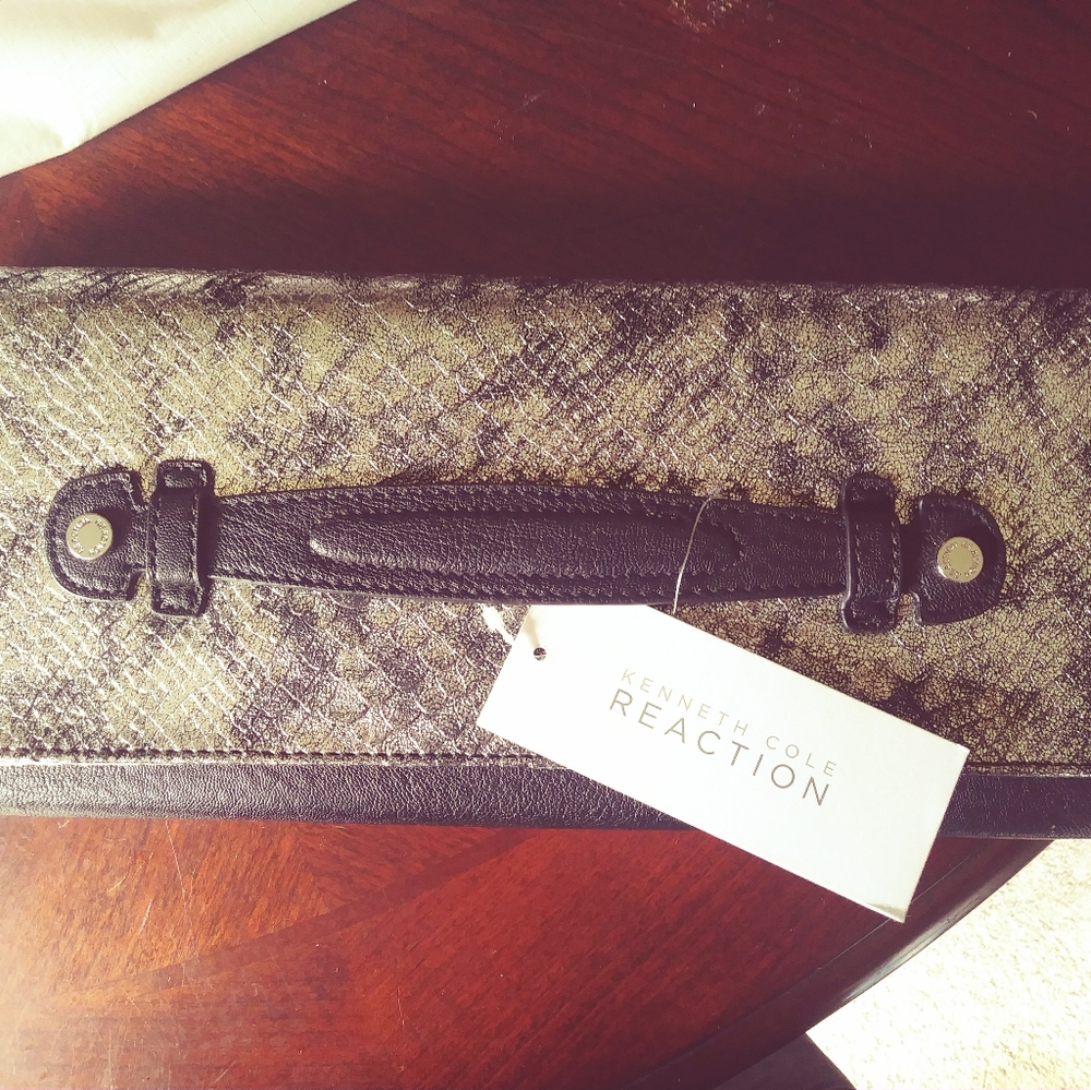 Clutch wallet